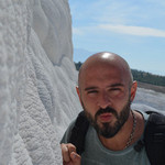 Cem, 46